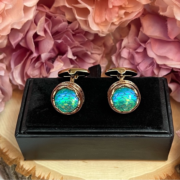 Antiqued Gold and Teal Blue Mother of Pearl Cufflinks - Picture 1 of 17